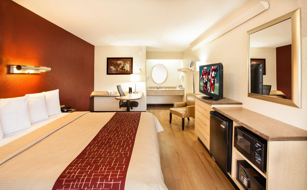 Red Roof Inn Detroit - Dearborn-Greenfield Village Экстерьер фото