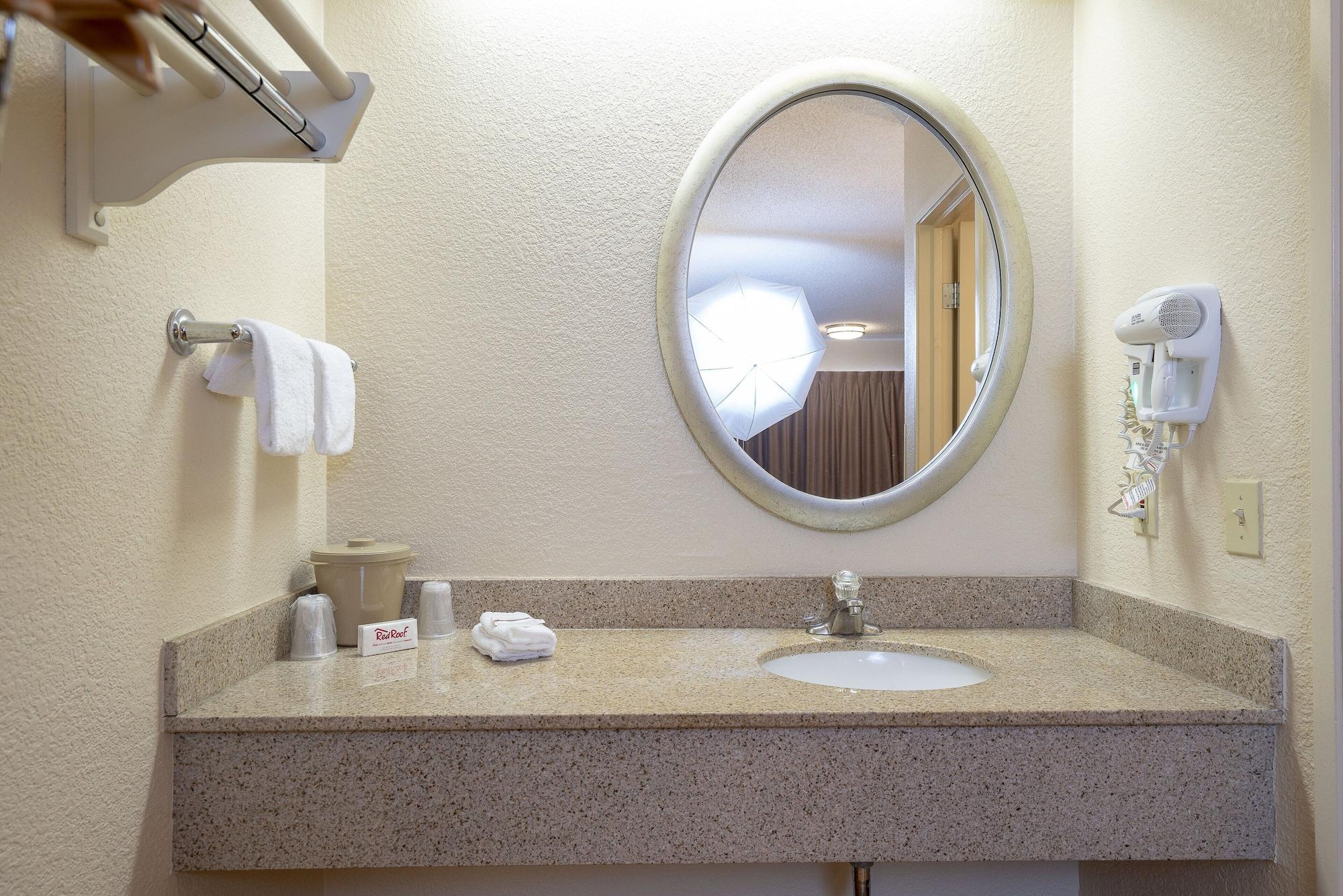 Red Roof Inn Detroit - Dearborn-Greenfield Village Экстерьер фото