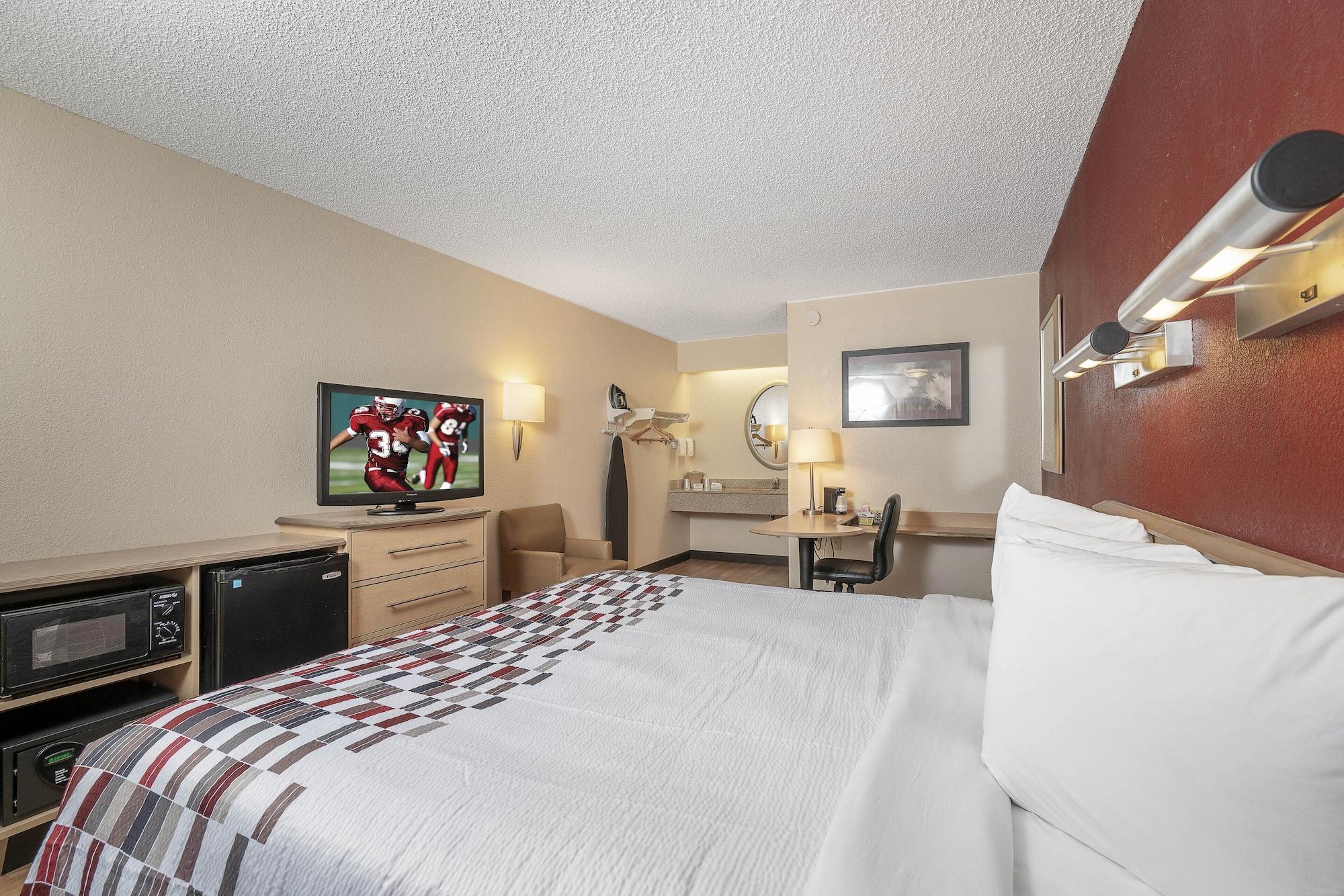 Red Roof Inn Detroit - Dearborn-Greenfield Village Экстерьер фото