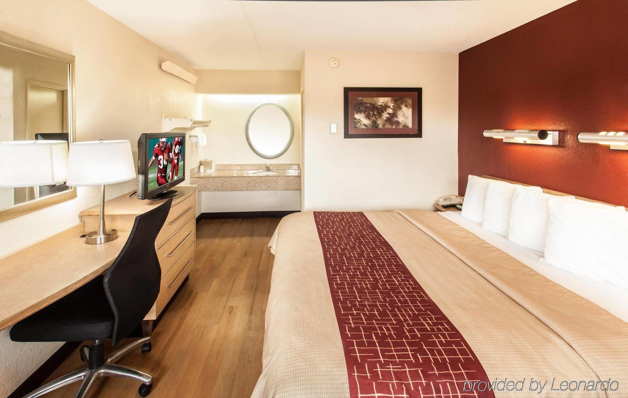 Red Roof Inn Detroit - Dearborn-Greenfield Village Экстерьер фото