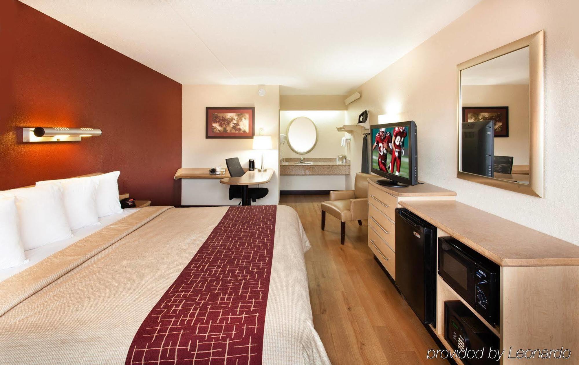 Red Roof Inn Detroit - Dearborn-Greenfield Village Экстерьер фото