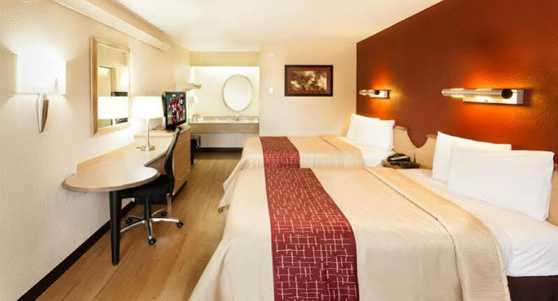 Red Roof Inn Detroit - Dearborn-Greenfield Village Экстерьер фото